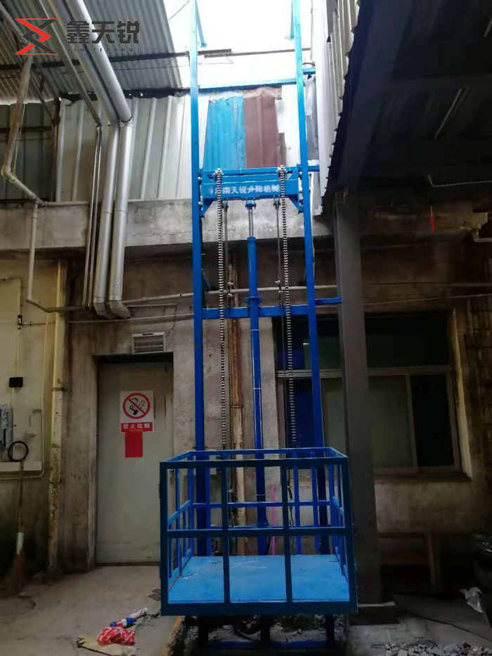 泉州导轨式升降货梯